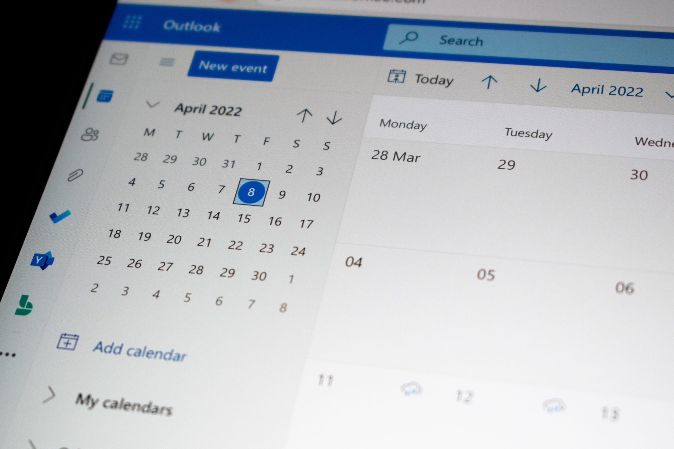 Outlook-kalender med et synkroniseret Senbee-mødelokale